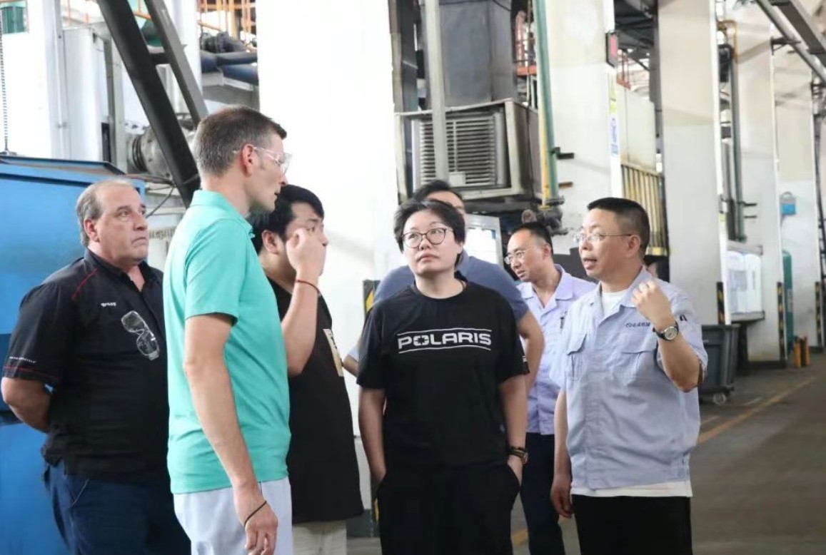 美國雪地摩托車創(chuàng)始者北極星到訪志成！